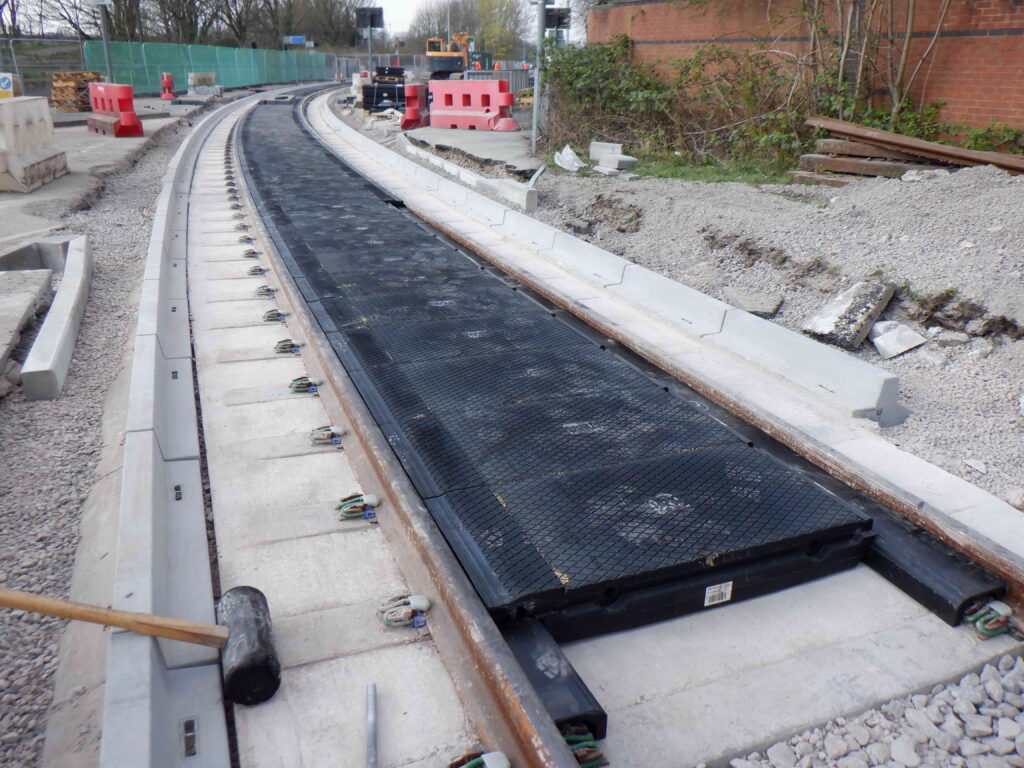 STRAND ROAD veloSTRAIL Installation Installation veloSTRAIL