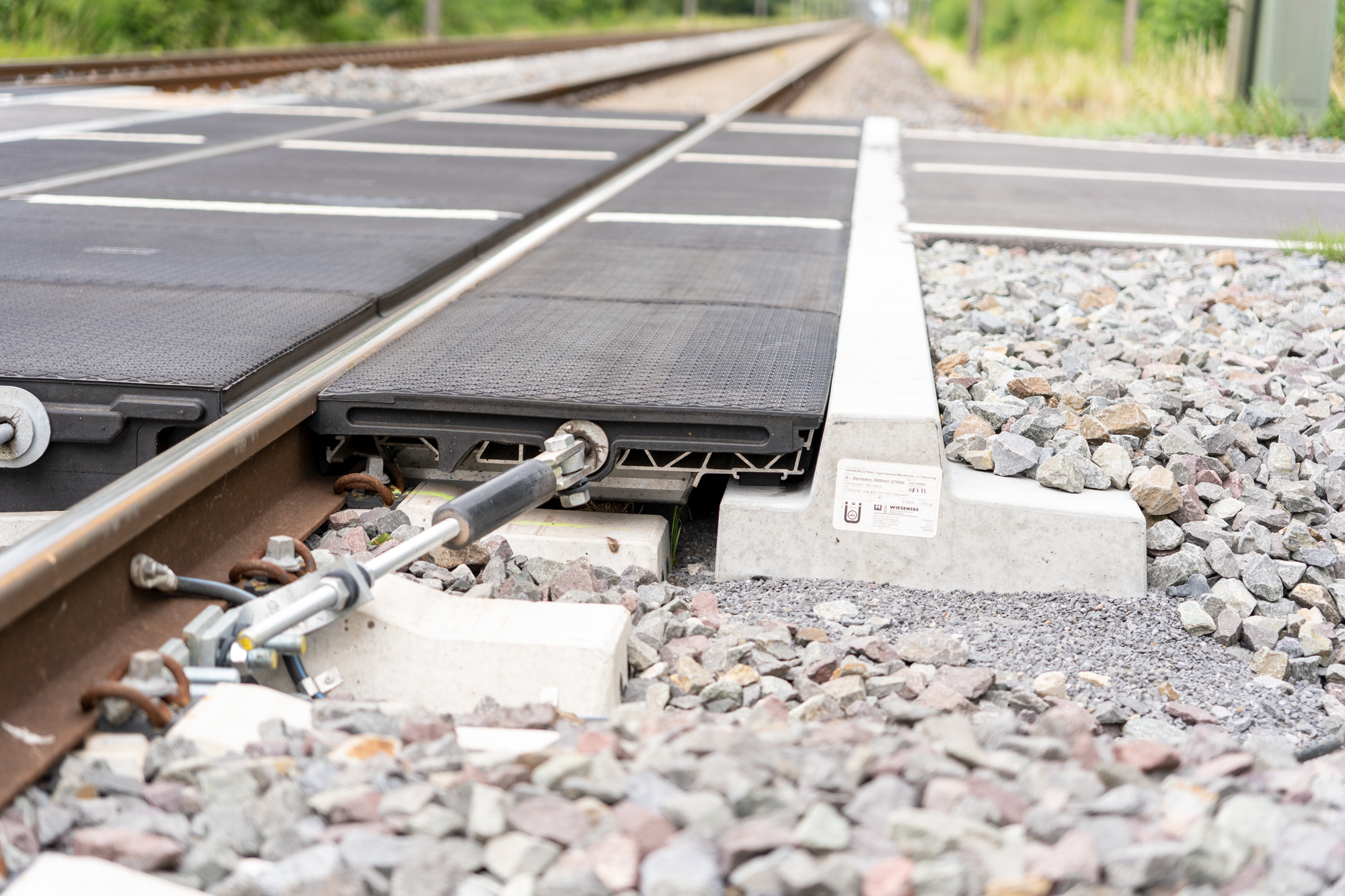 B kerbstone — Quick to install, no subgrade work required