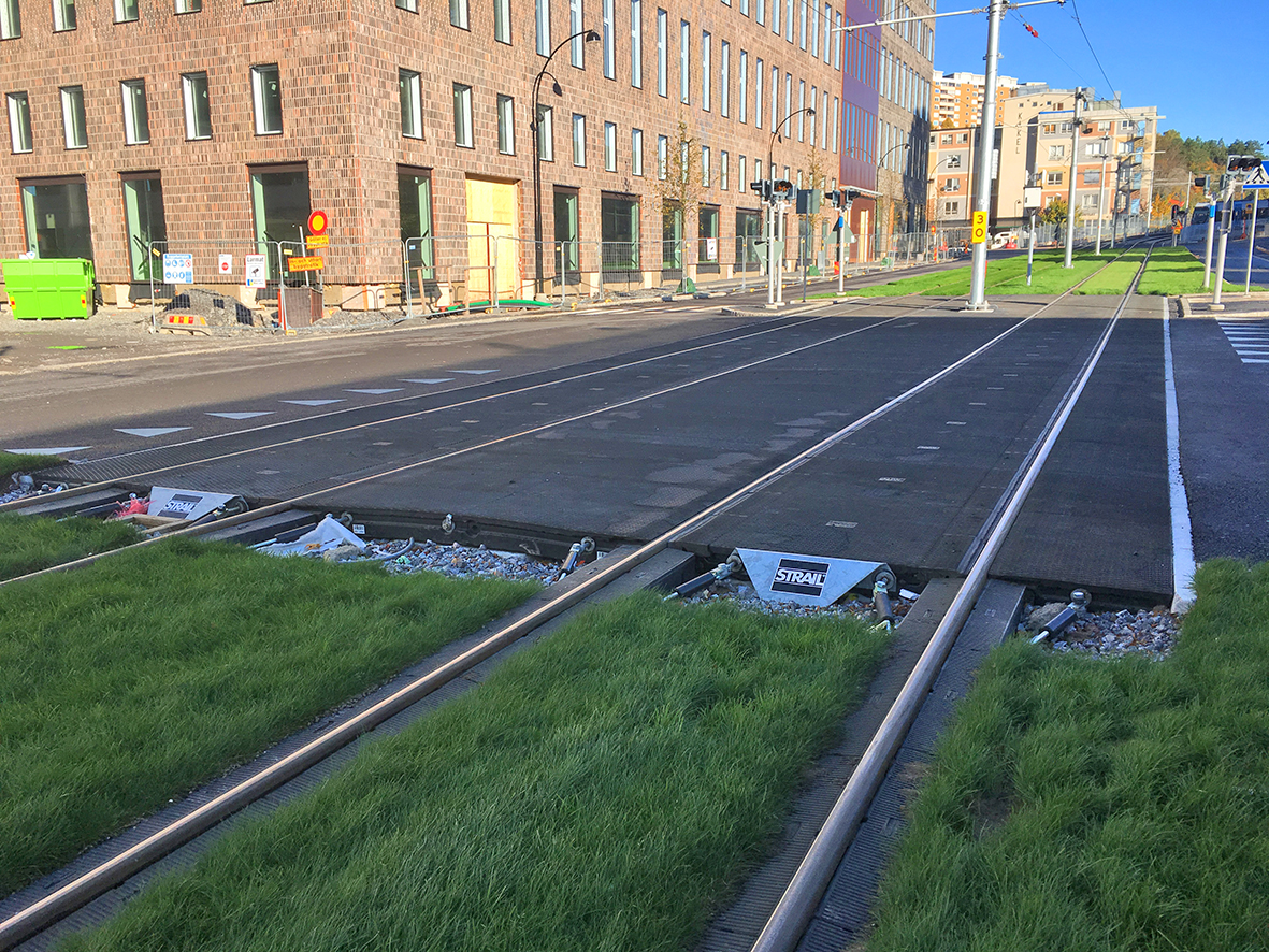 STRAILastic green track- Green track installed in urban traffic