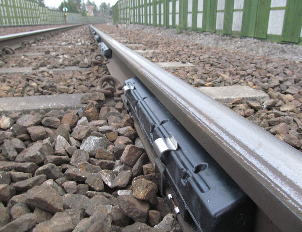 STRAILwave rail damper detail view - rail web damper