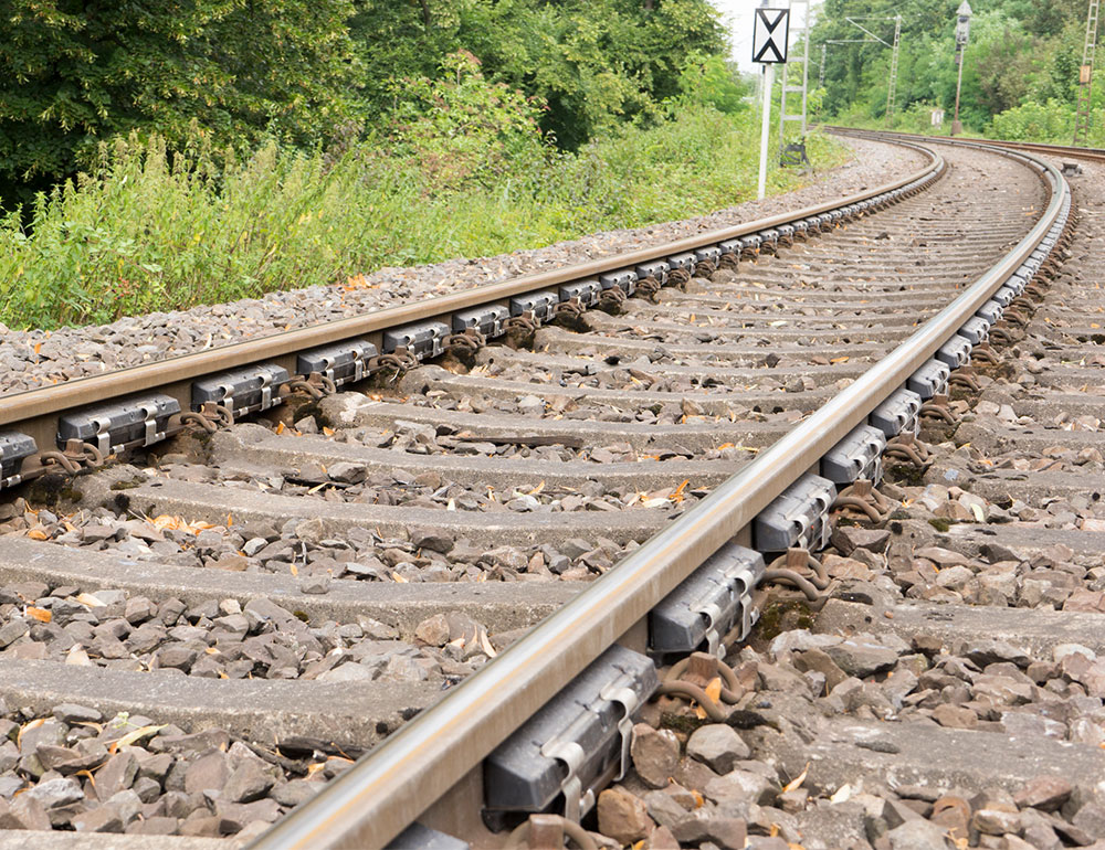 STRAILwave Schienenstegdämpfer - Akustische Lückenschließung für Hochgeschwindigkeitsstrecken.