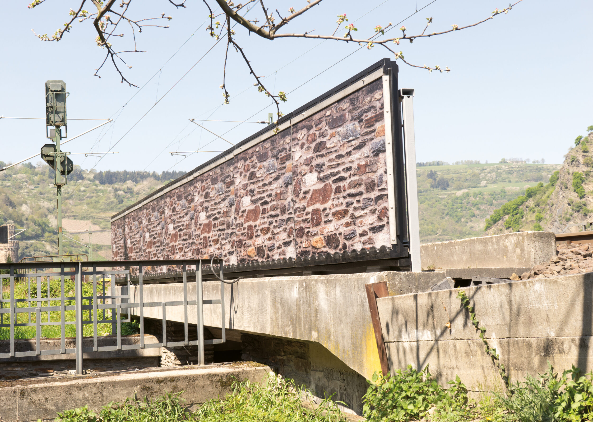 STRAILwave IP with noise protection - printed panel