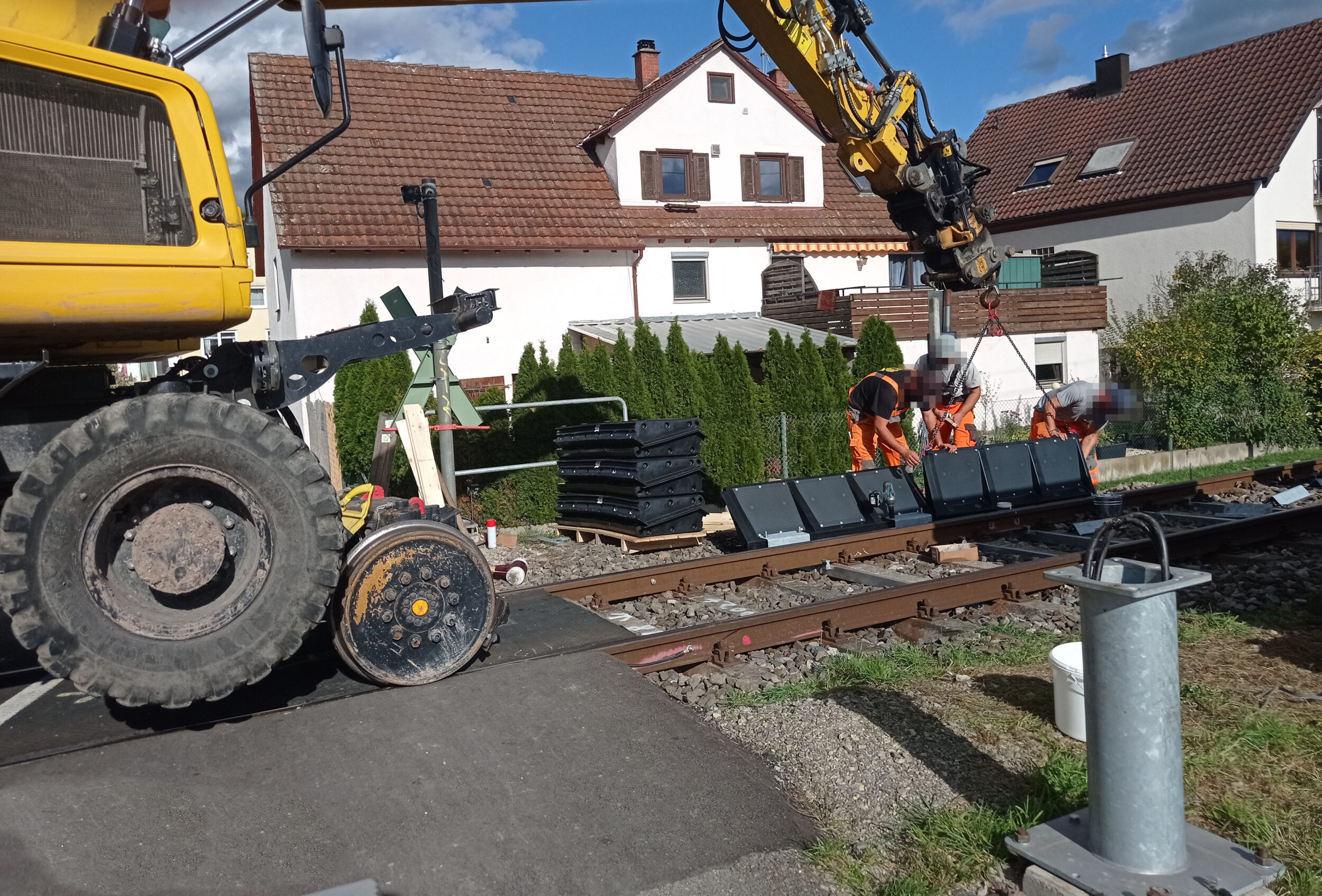 STRAILwave mSW360 installed mini noise barrier