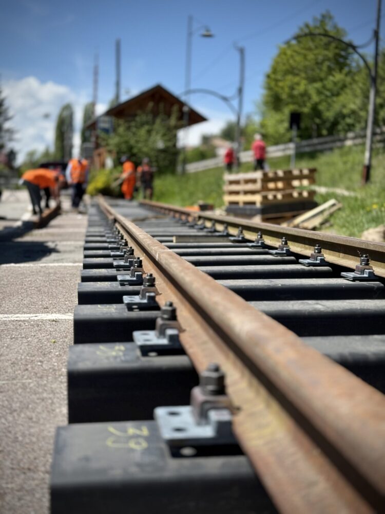 STRAILway - Traverse composite durable et de haute performance pour les chemins de fer, fabriquée à partir de plastique recyclé.