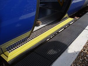 edge - Barrier-free platform edge made of rubber for enhanced comfort and safety