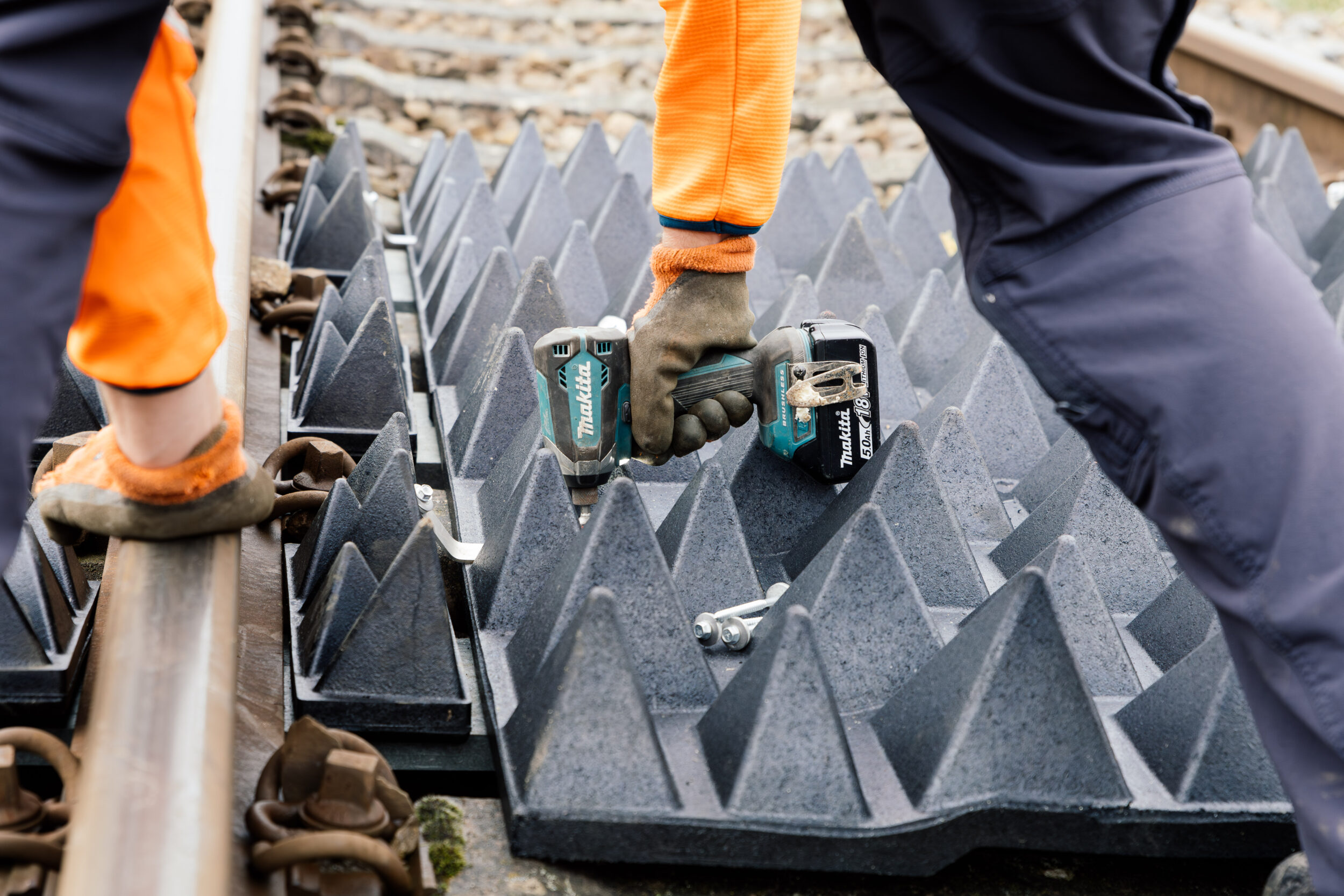 grid installation - Protection against unauthorized access