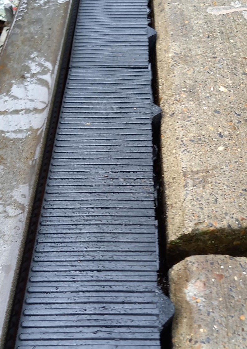 profil - Close-up track crossing system for rails