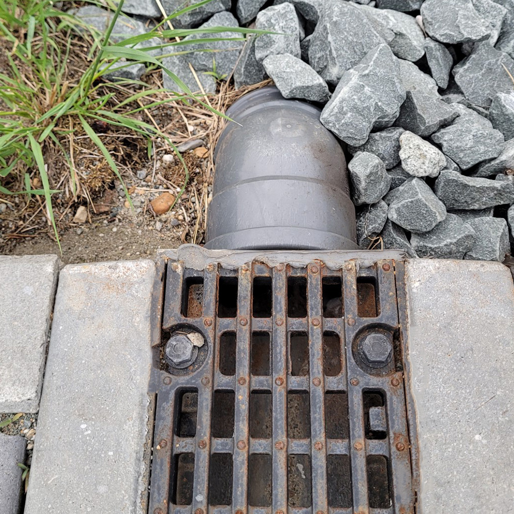 D kerbstone connection drainage system