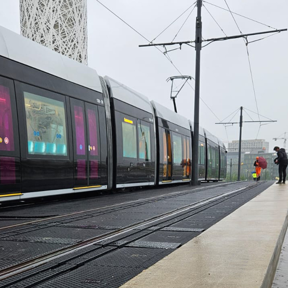inno on the Water Tower Bridge with tram for emergency access