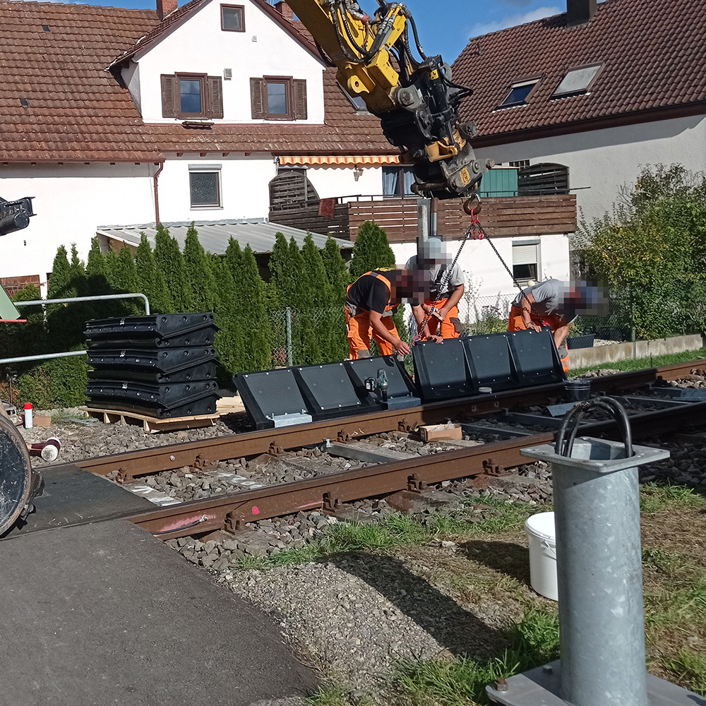 mSW 360 installation with rail-road excavator