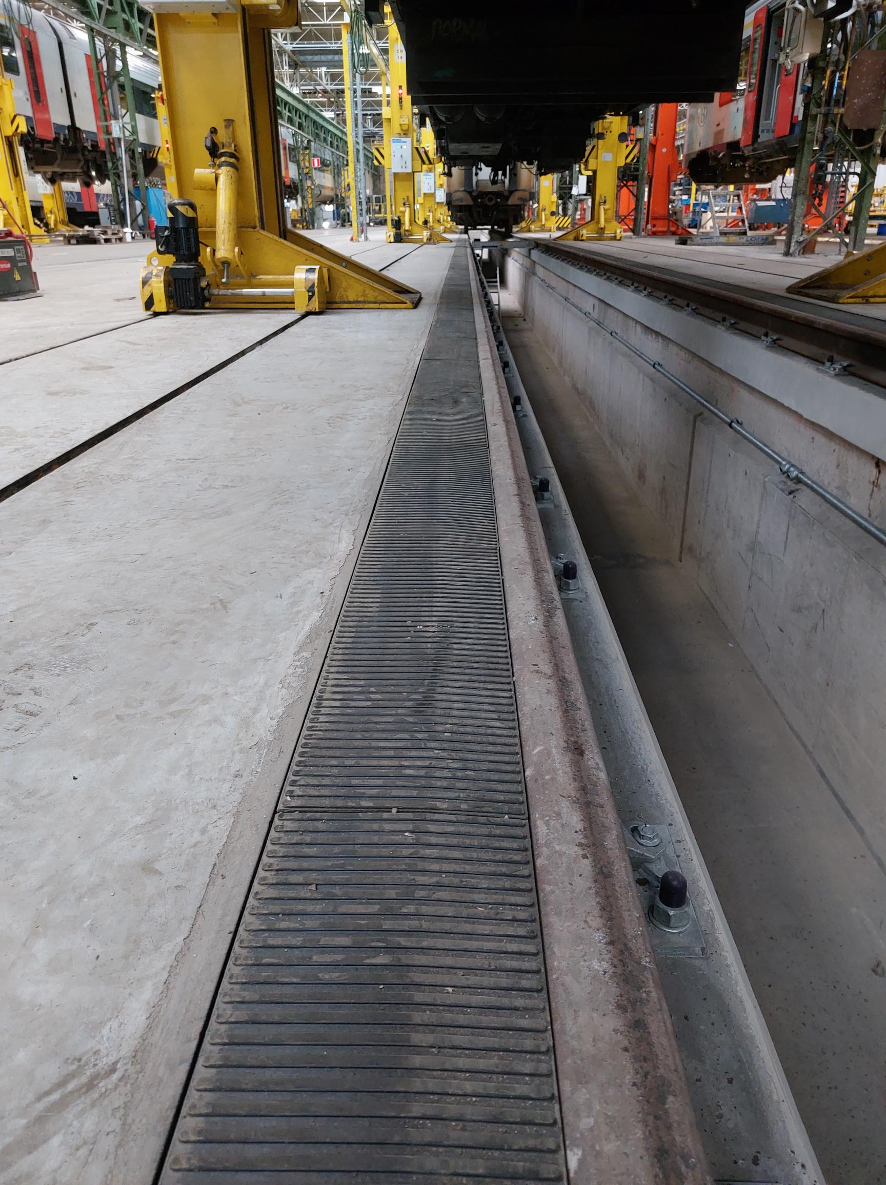 profil maintenance hall detail view - track crossing system for rails