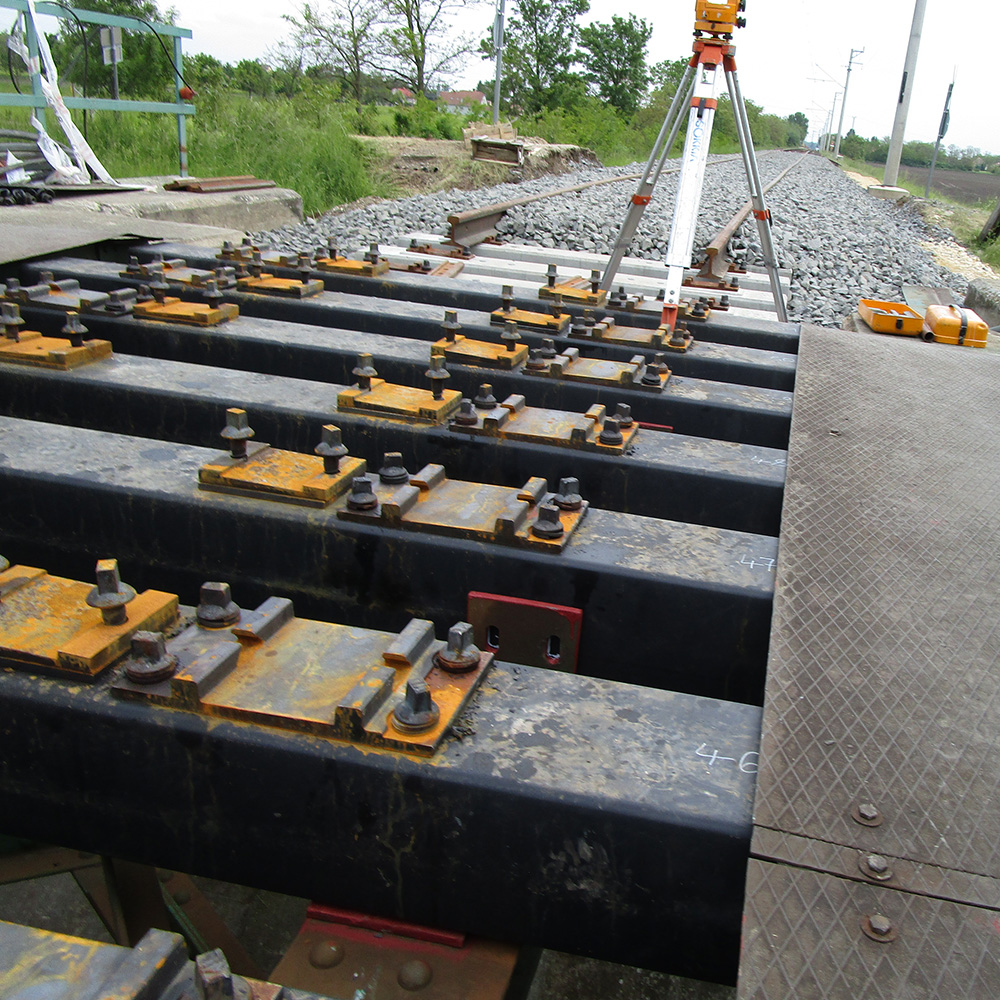 STRAILway bridge sleepers installation