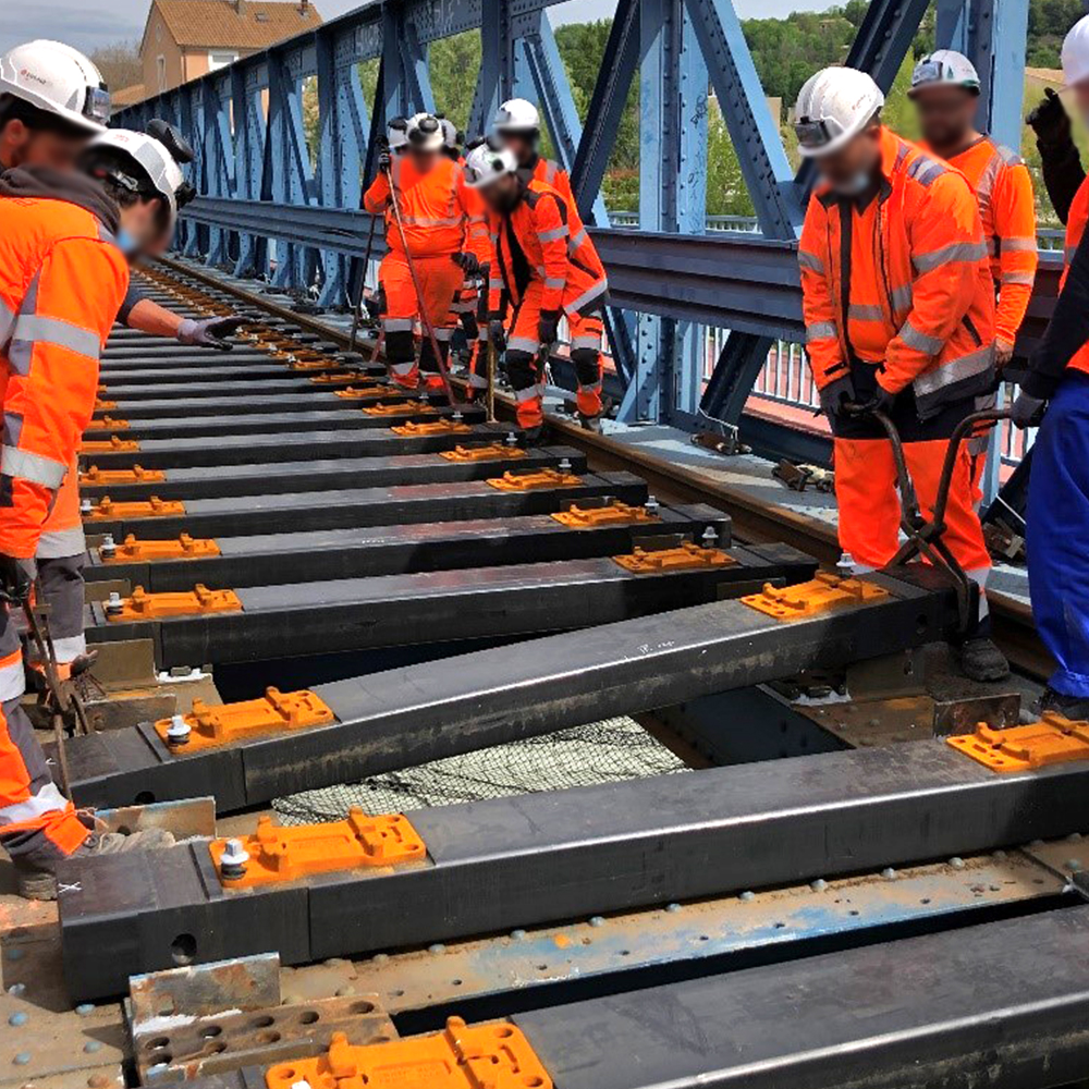 STRAILway Traverses composites installation