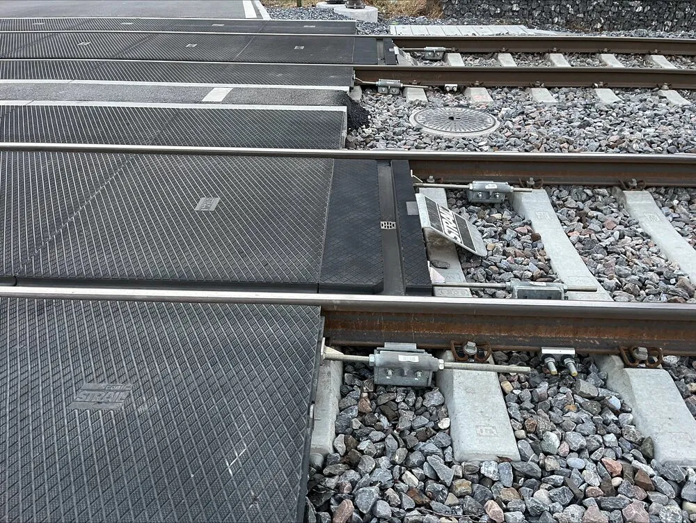 In addition to safety-related solutions, KRAIBURG STRAIL offers functional system additions
