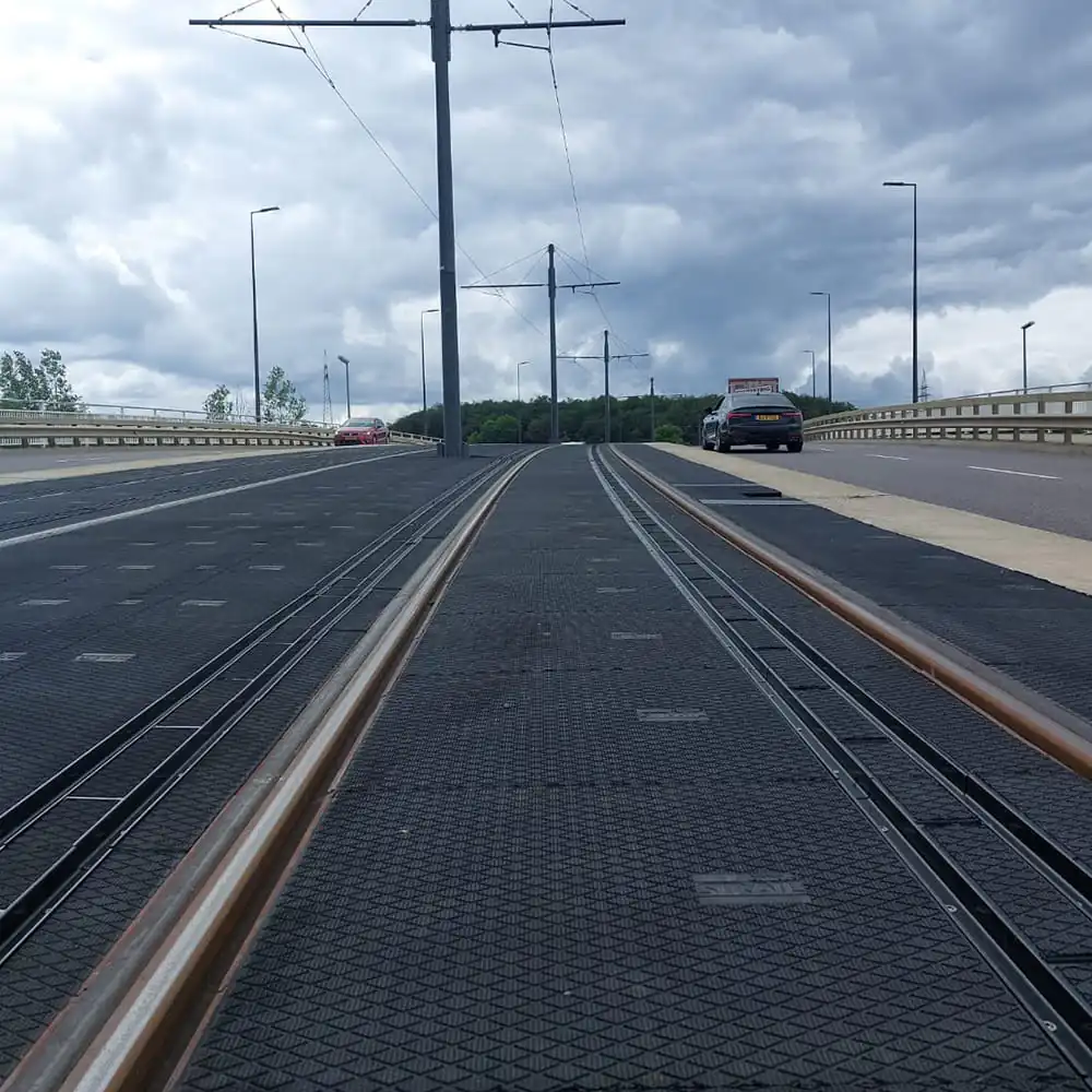 Dauerhafte Griffigkeit bei Bahnübergängen ist wichtig